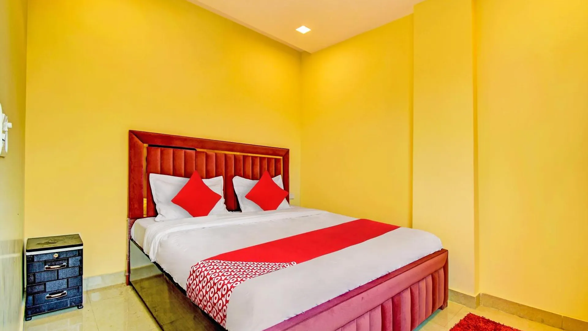 Hotel O Friendship Inn Delhi   Delhi (National Capital Territory of India)